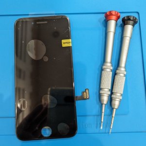 iPhoneSE3(アイフォン)液晶交換修理
