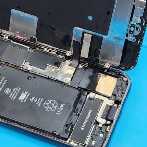 【iPhone8 水没修理】軽度なら復旧までわずか40分!!