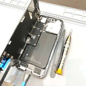 iPhone14ProMax修理 液晶パネル交換