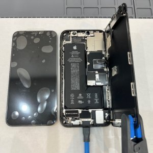 iPhone11Pro修理 液晶パネル交換