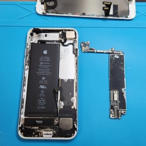 【iPhone7 水没修理】水没させたら充電しないで下さい!!