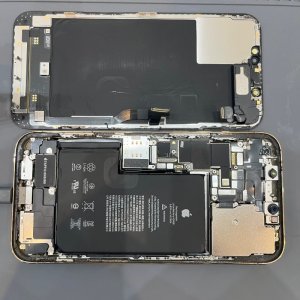 iPhone12ProMax修理 点検&内部クリーニング