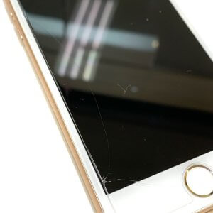 iPhone8 強化ガラスとパネル交換