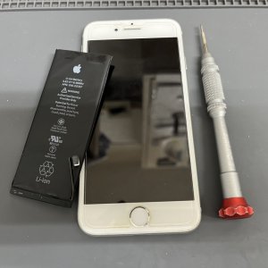 iPhone8 バッテリー交換 即日修理