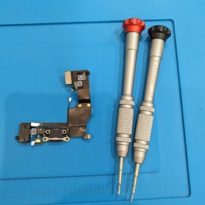 iPhone5S(アイフォン)ライトニング交換修理