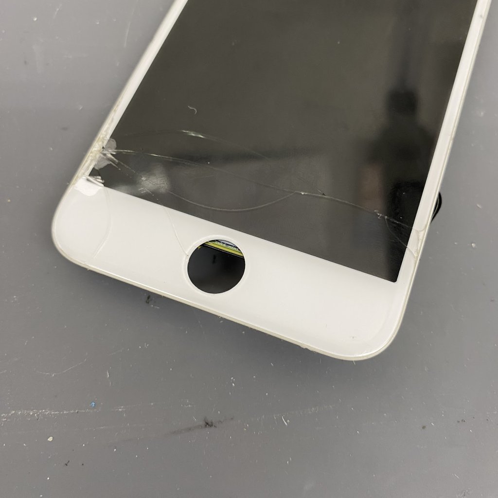 iPhone8 フロントパネル交換