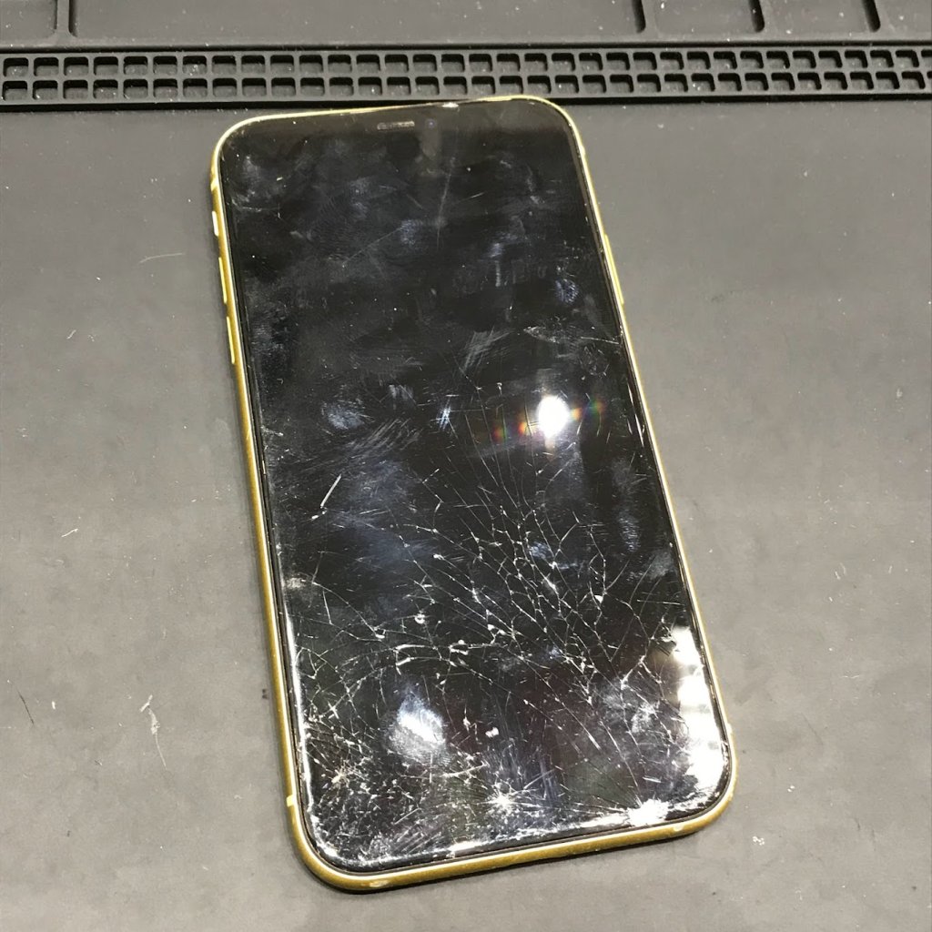 iPhone11 フロントパネル交換
