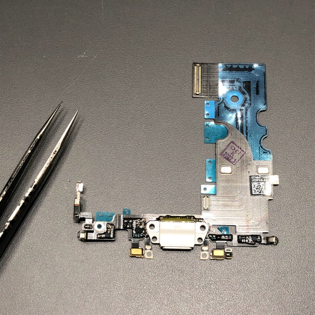 iPhoneSE2 ライトニング修理