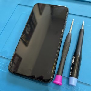 iPhoneXS フロントパネル交換