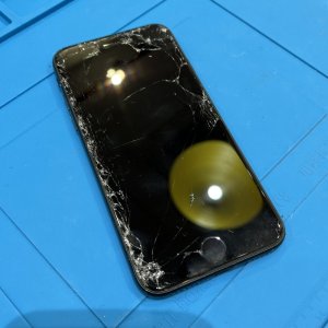 iPhoneSE2 フロントパネル交換