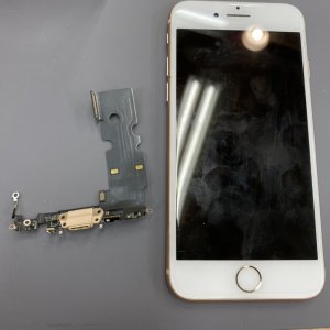 iPhone8 ライトニング交換