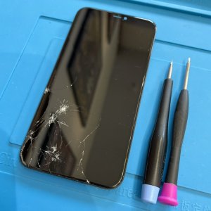 iPhone11 フロントパネル交換