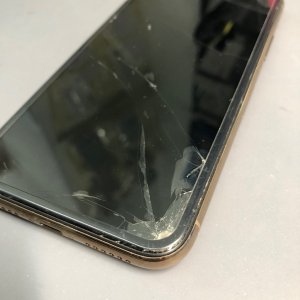 iPhone11Pro 落下画面破損 パネル交換