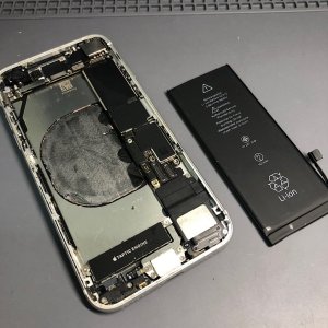 iPhoneSE2 充電不具合 バッテリー交換
