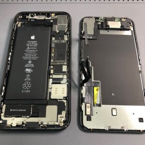 iPhone11 ポケット内破損 液晶交換