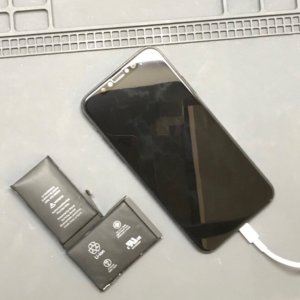 iPhoneX 画面浮き上り バッテリー膨張 交換