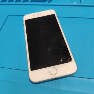 iPhoneSE2 フロントパネル修理