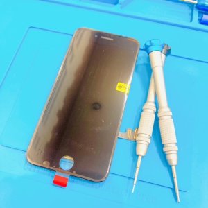 iPhoneSE3　液晶交換修理