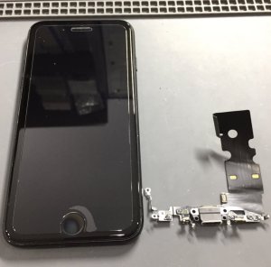 iPhone8 ライトニング交換