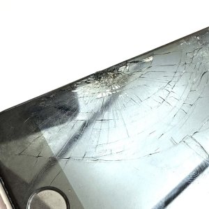 iPhoneSE2　液晶交換+強化ガラス貼り付け