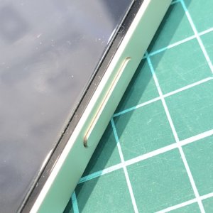 iPhone13 スリープボタン陥没修理