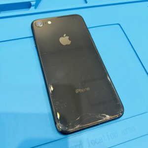 iPhone8 バックパネル交換