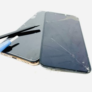 iPhoneXS　フロントパネル交換修理