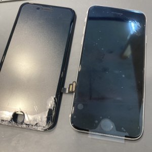 iPhoneSE2 パネル割れ 交換修理 即日