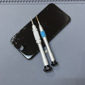 iPhoneSE2 パネル交換