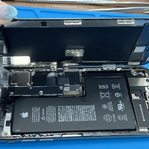 iPhoneXS 水没修理