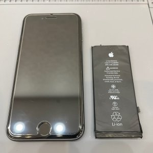 iPhone8修理 バッテリー交換