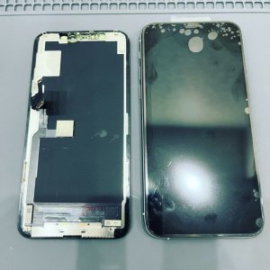 iPhone11Proの修理 液晶交換