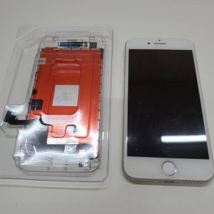 iPhone8 フロントパネル交換