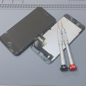 iPhone8 パネル交換