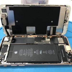 iPhone８　バッテリー交換　