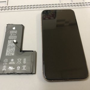 iPhoneXS バッテリー交換