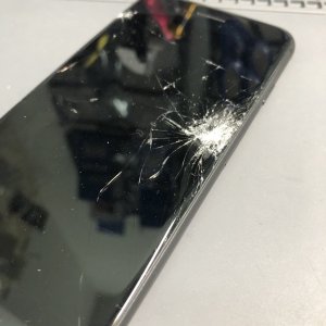 iPhone8 落下破損 液晶交換