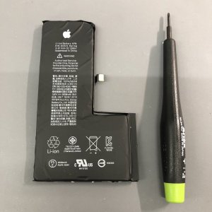 iPhoneXS バッテリー膨張 バッテリー交換修理