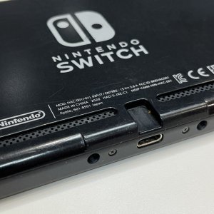 Nintendo Switch ドックコネクタ修理