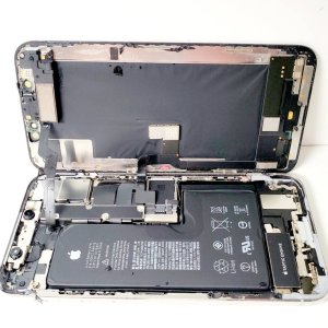 iPhoneXS 水没修理