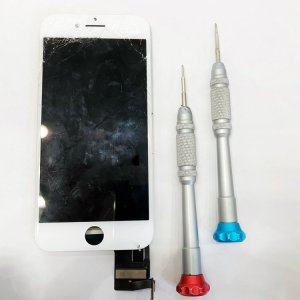 iPhone 8 フロントパネル交換