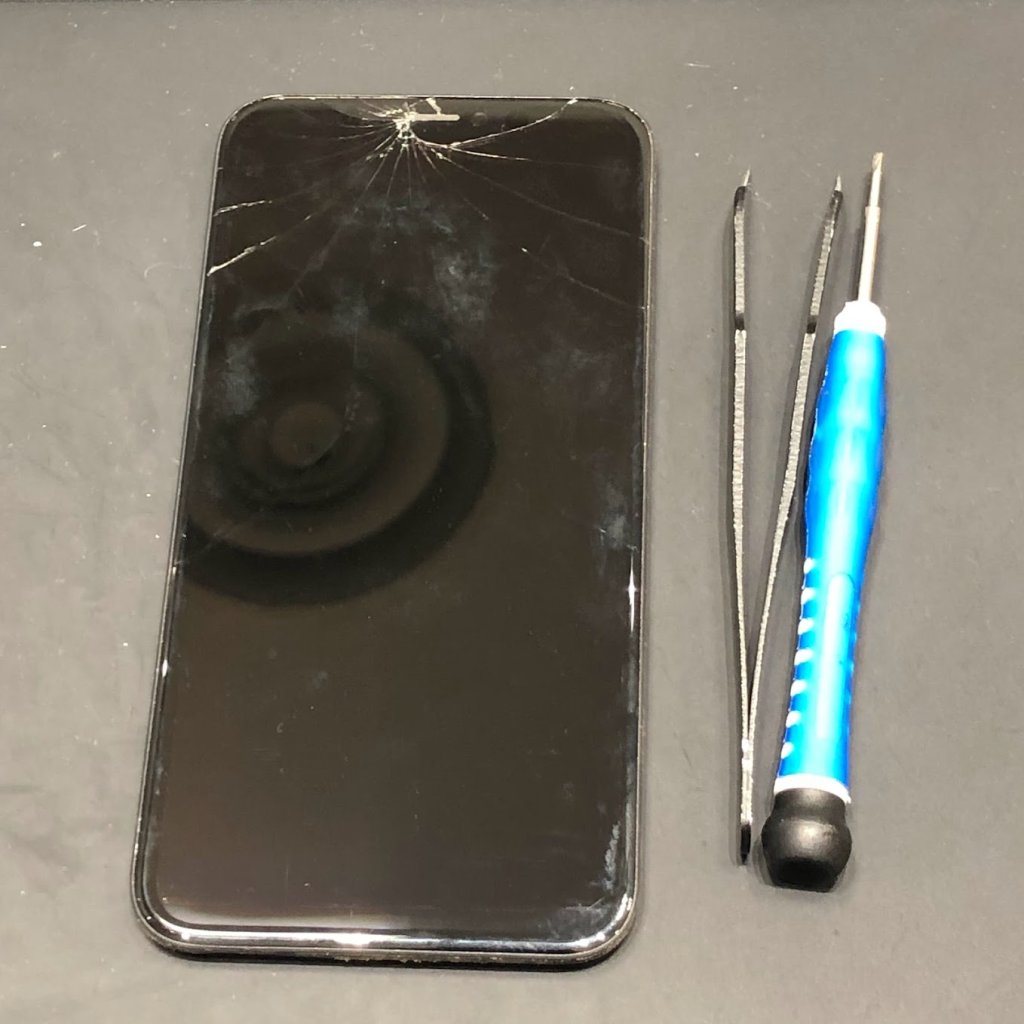 iPhone11 フロントパネル交換