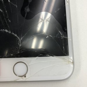 【iPhone6plus ガラス修理】お急ぎでしたら当店までご相談ください!!30分で完了します!!