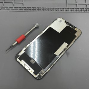 iPhone12 Pro Max ガラス交換