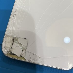 iPhone12mini バックフレーム交換