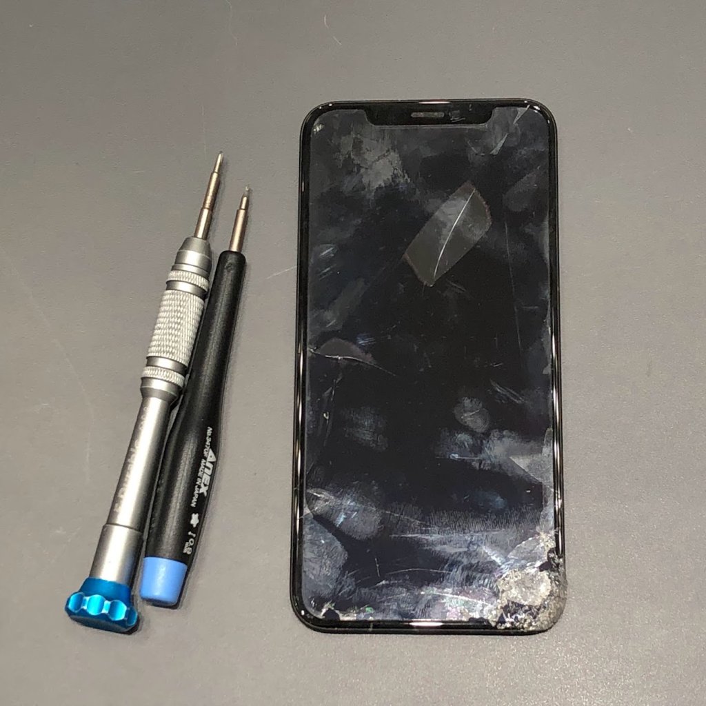 iPhoneXS フロントパネル交換