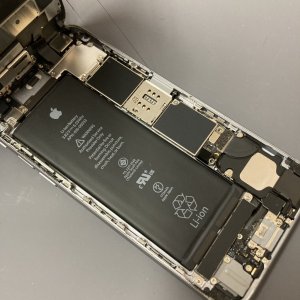 iPhone6S バッテリー交換
