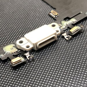 iPhone8Plus ライトニング交換