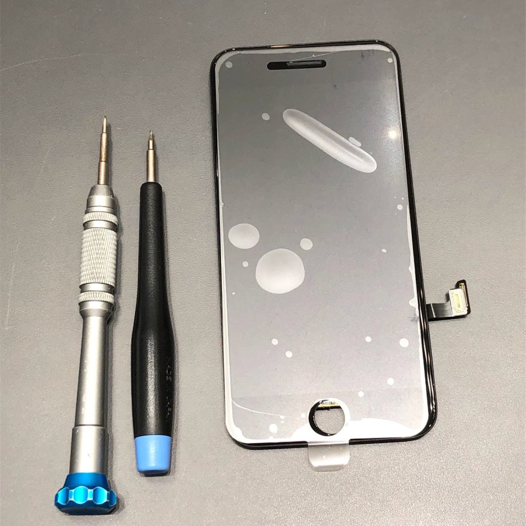 iPhoneSE3 液晶交換