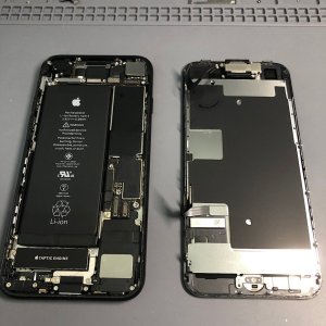 iPhoneSE2 画面亀裂　パネル交換